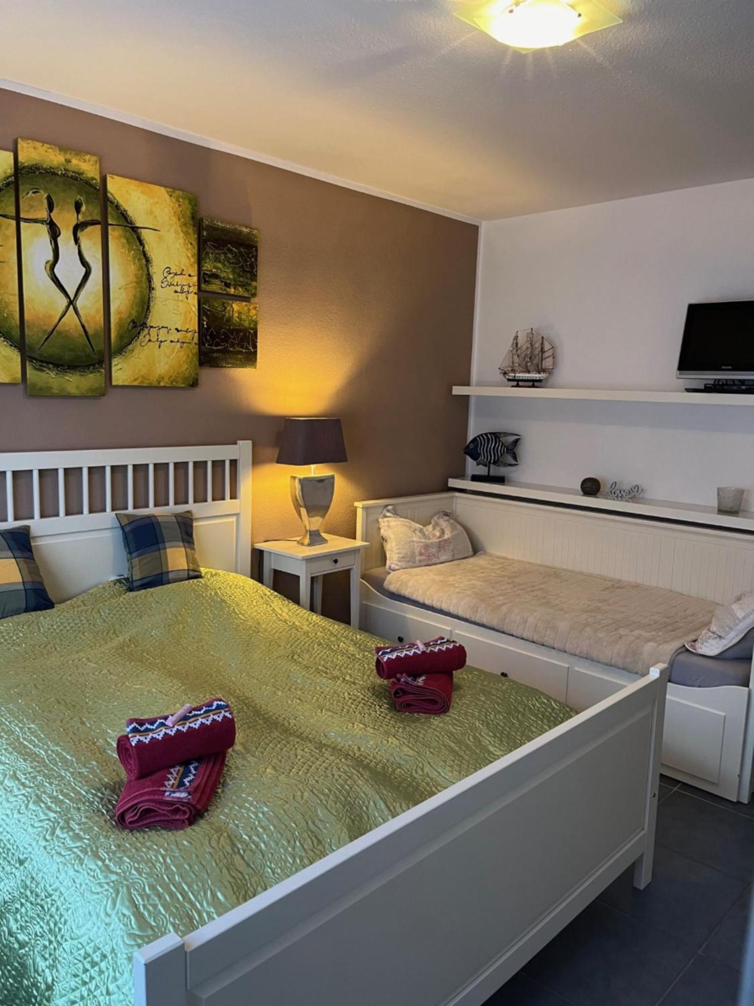 Ferienwohnung Haus Schwalbennest Eg Ditzum Buitenkant foto